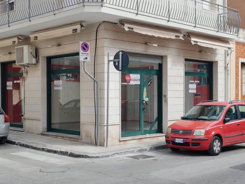 negozio in affitto a Floridia