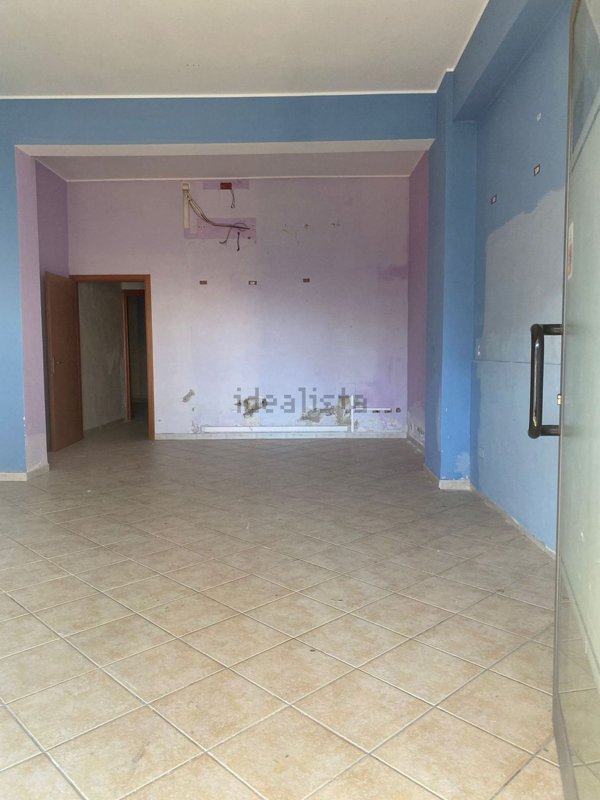locale commerciale in affitto a Floridia