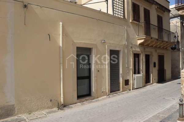 locale commerciale in affitto a Noto