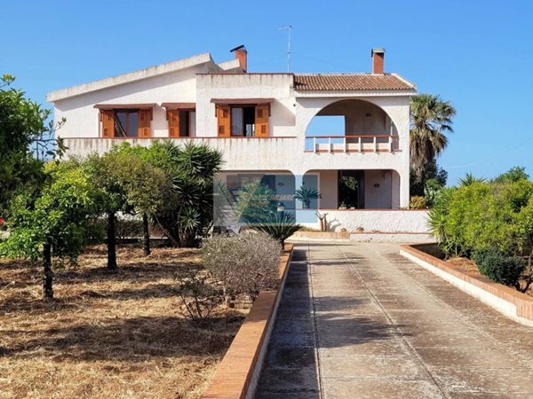 casa indipendente in affitto a Noto in zona Falconara