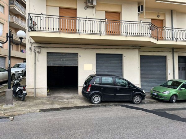 locale commerciale in affitto a Noto