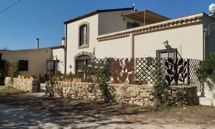 casa indipendente in vendita a Noto