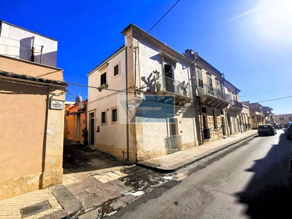 casa indipendente in affitto a Noto