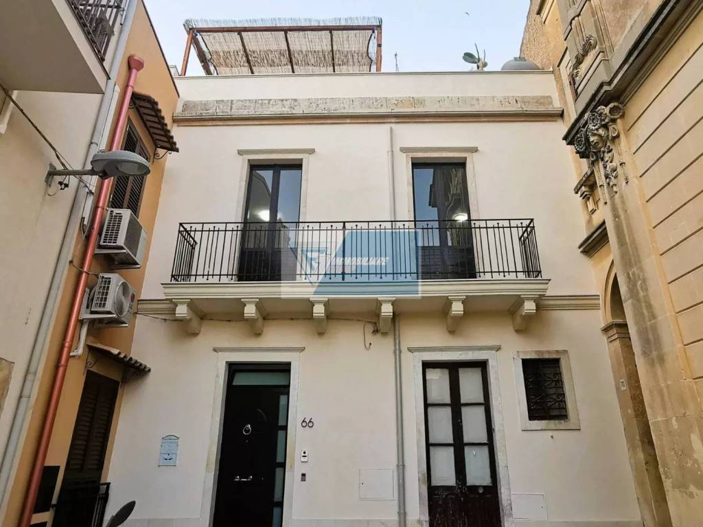 intera palazzina in affitto a Noto