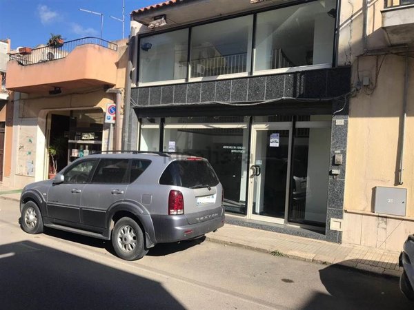 locale commerciale in affitto a Pachino