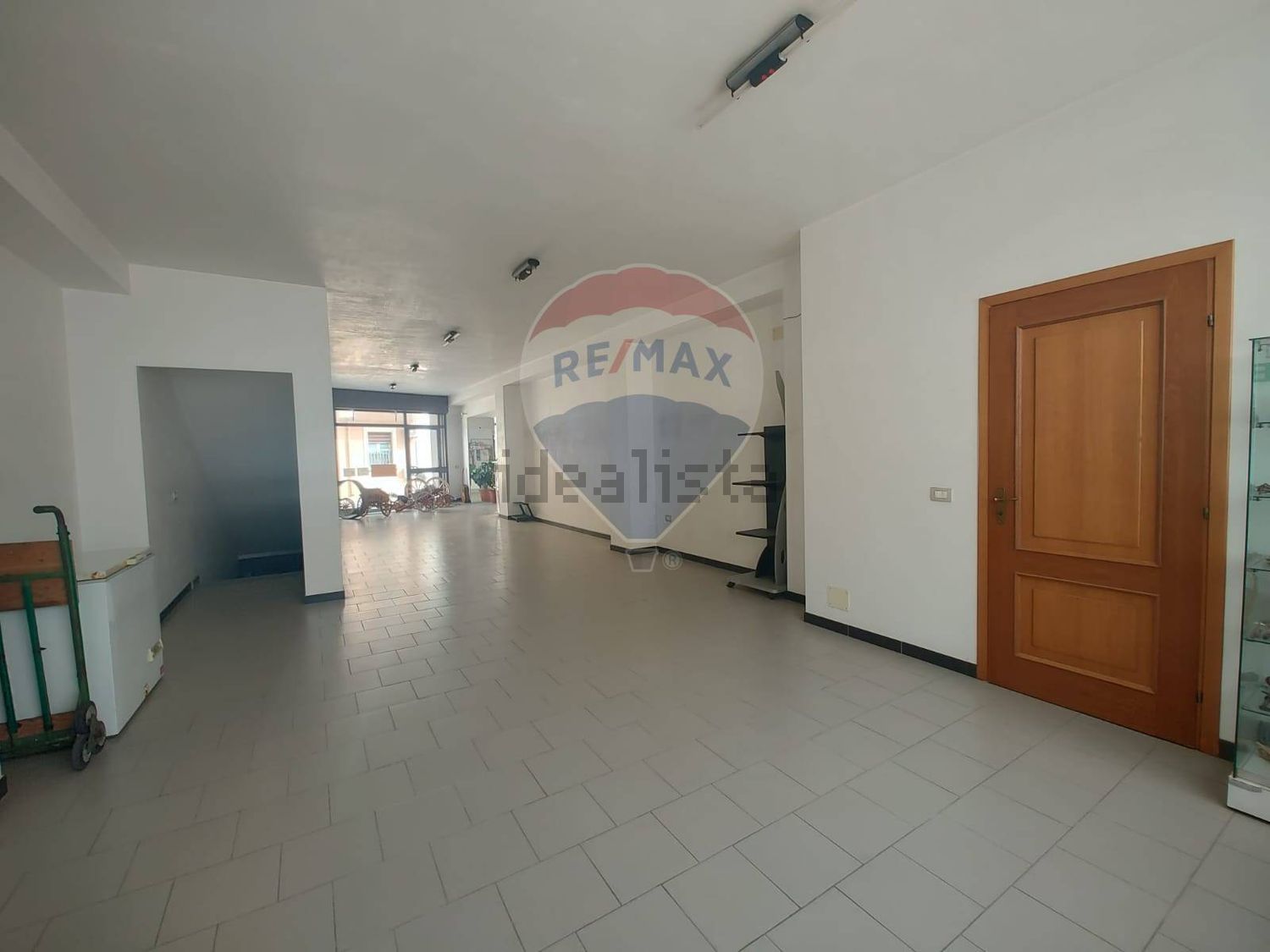 locale commerciale in affitto a Pachino