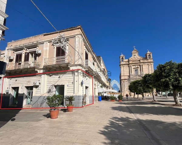 locale commerciale in affitto a Pachino