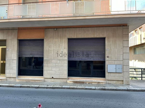 locale commerciale in affitto a Pachino