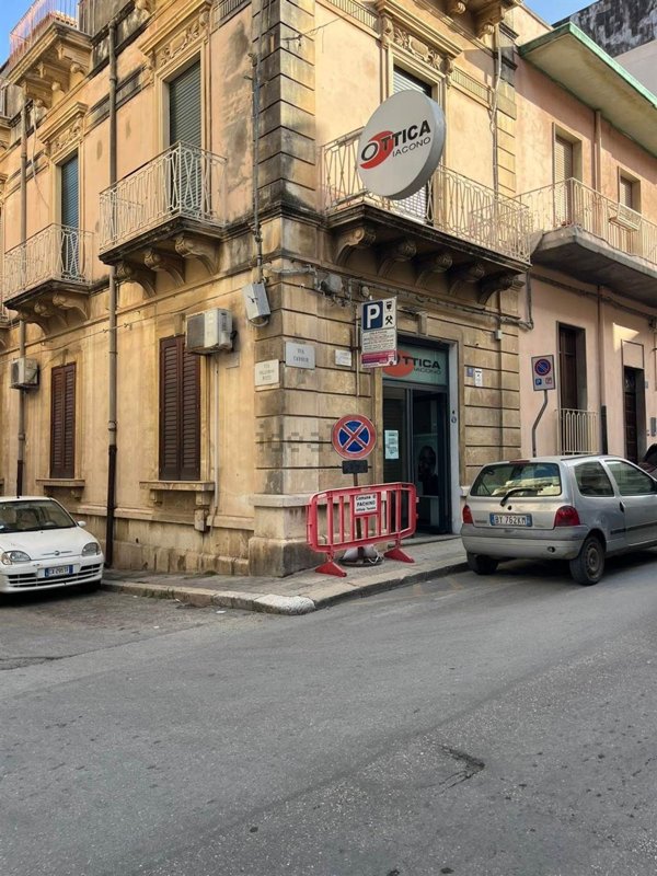 locale commerciale in affitto a Pachino