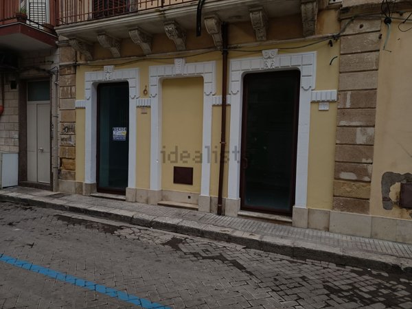 locale commerciale in affitto a Pachino