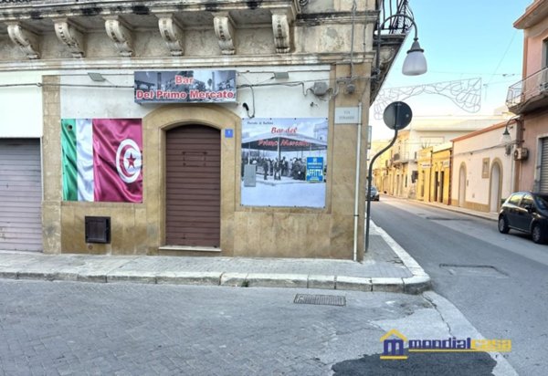 locale commerciale in affitto a Pachino