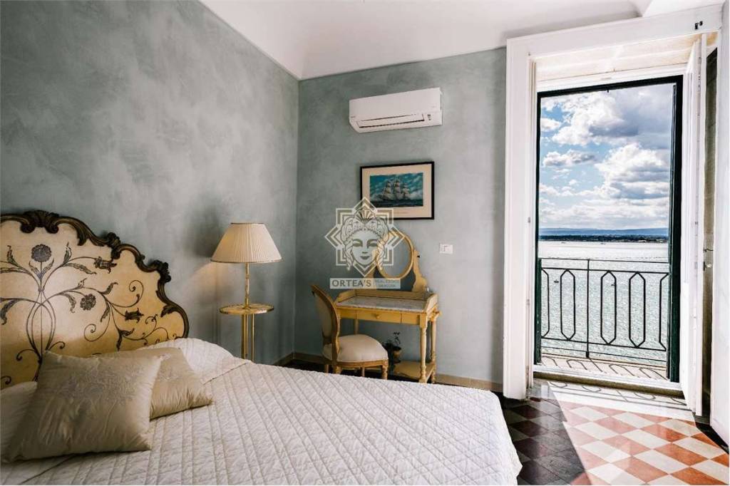 appartamento in affitto a Siracusa in zona Isola Ortigia