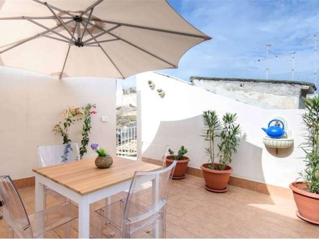 appartamento in affitto a Siracusa in zona Isola Ortigia