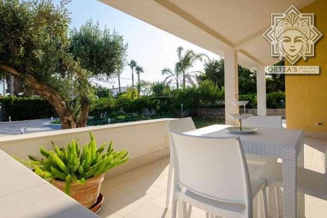 casa indipendente in affitto a Siracusa in zona Isola Ortigia