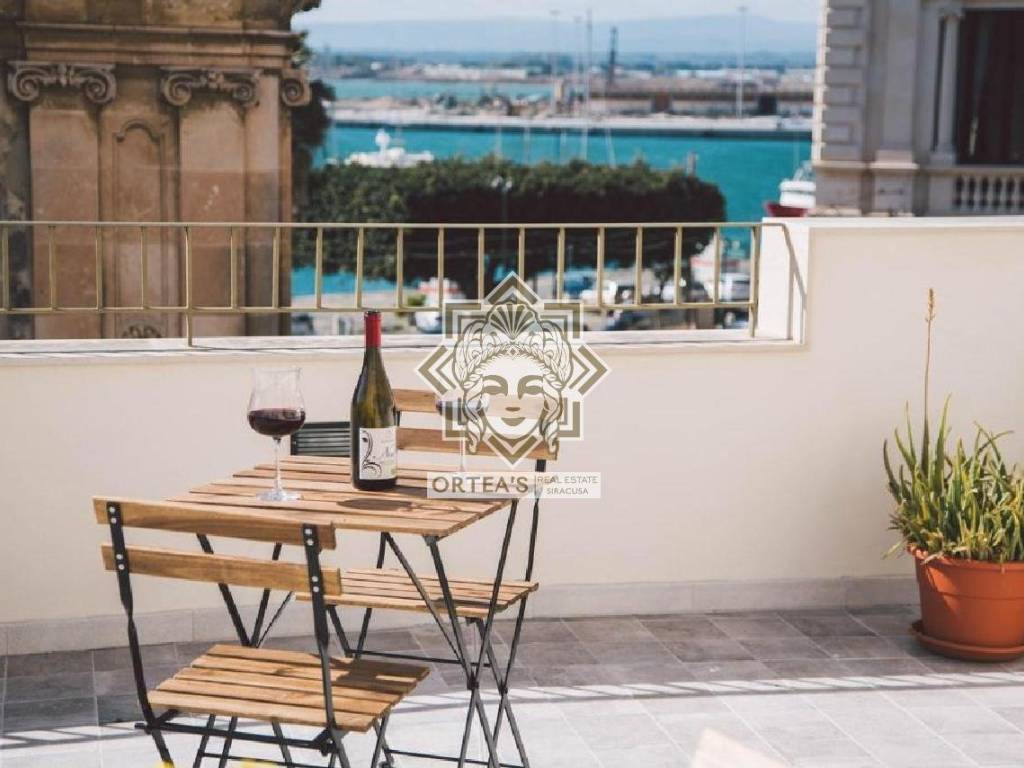 casa indipendente in affitto a Siracusa in zona Isola Ortigia