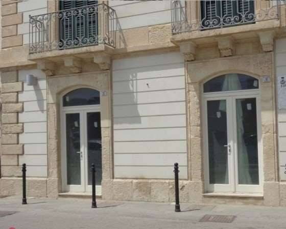 negozio in affitto a Siracusa in zona Isola Ortigia