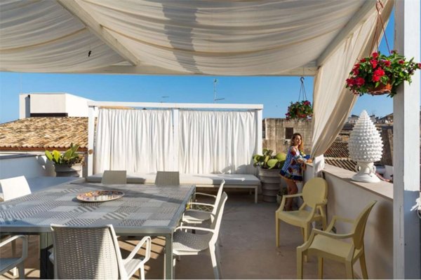 appartamento in affitto a Siracusa in zona Isola Ortigia