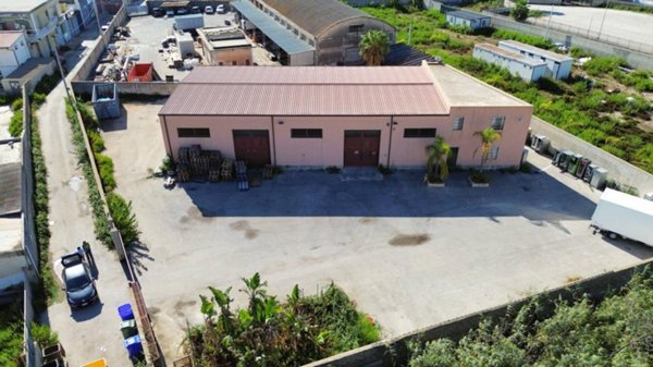 capannone in affitto a Siracusa in zona Cassibile