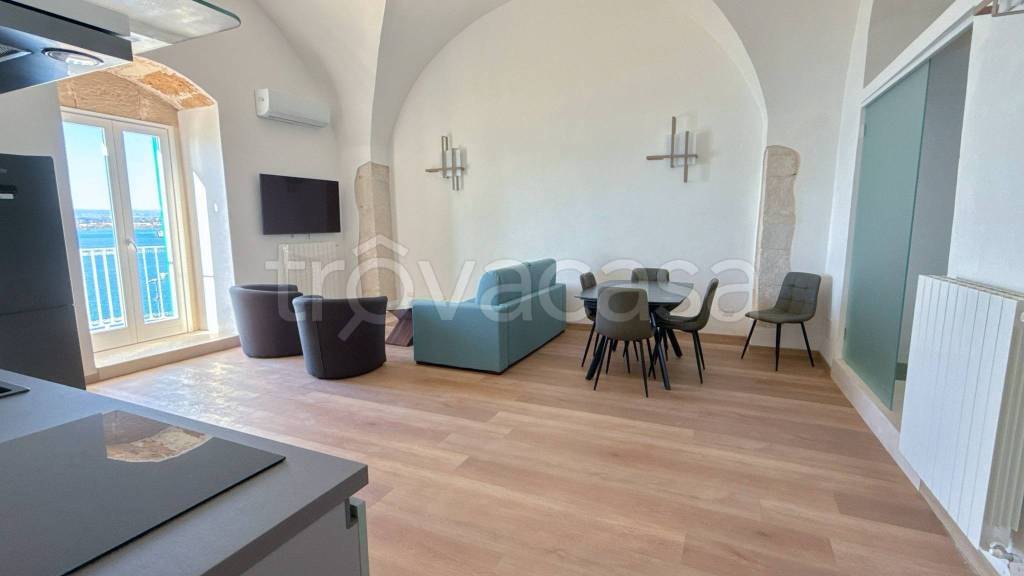 appartamento in affitto a Siracusa in zona Isola Ortigia