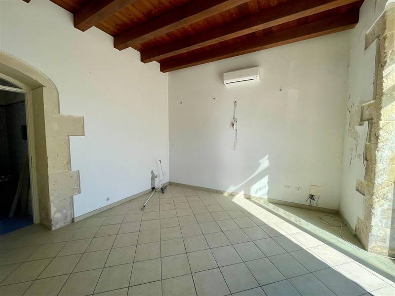 locale commerciale in affitto a Siracusa in zona Isola Ortigia