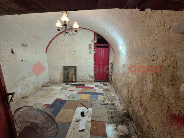 locale di sgombero in affitto a Siracusa in zona Isola Ortigia