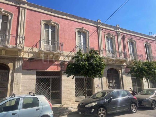 trivano in affitto a Siracusa in zona Centro Città