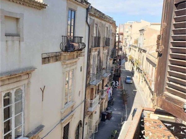 appartamento in affitto a Siracusa in zona Isola Ortigia