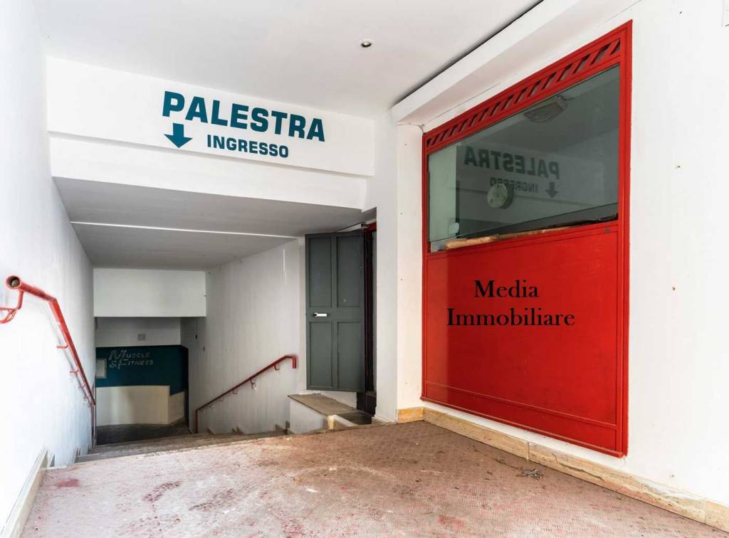 negozio in affitto a Siracusa in zona Borgata