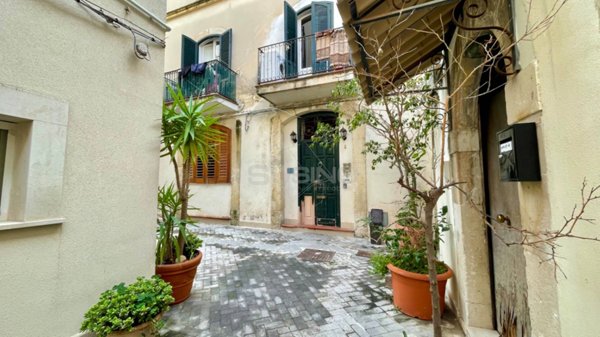 appartamento in affitto a Siracusa in zona Isola Ortigia