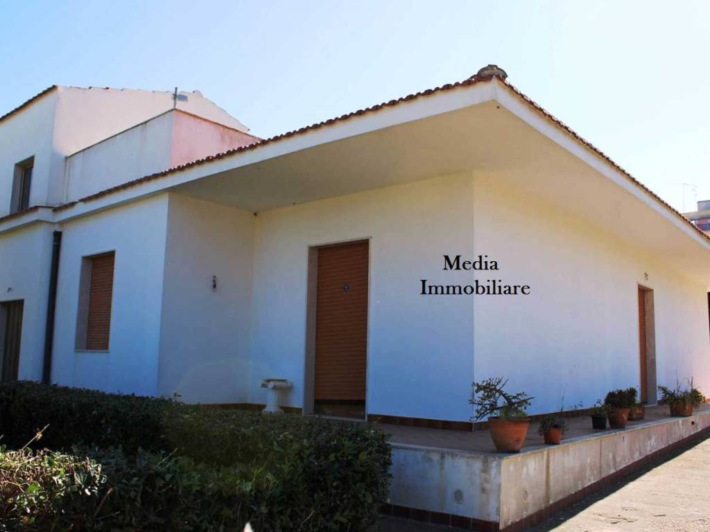 casa indipendente in affitto a Siracusa in zona Grottasanta