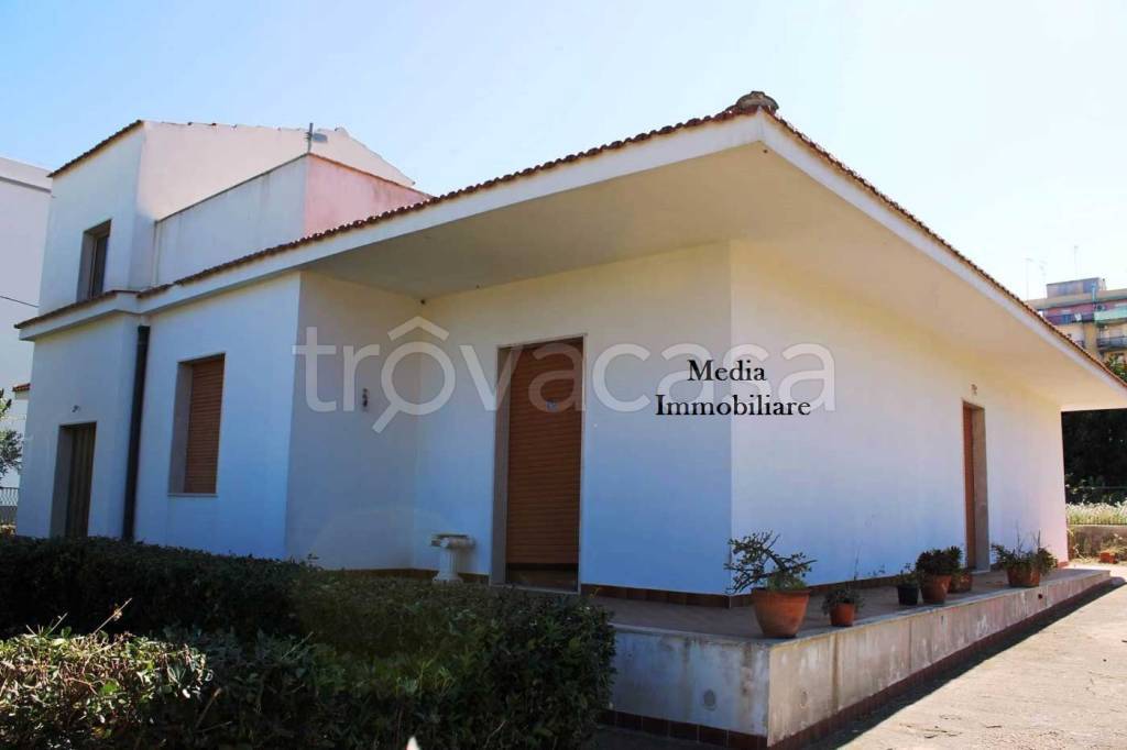 casa indipendente in affitto a Siracusa in zona Grottasanta