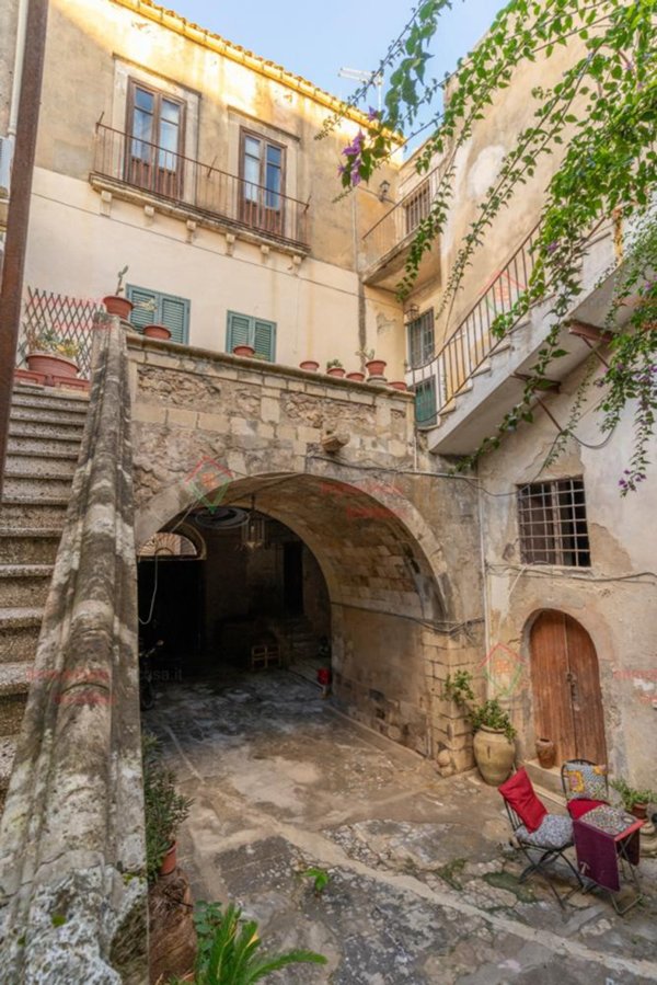appartamento in affitto a Siracusa in zona Isola Ortigia