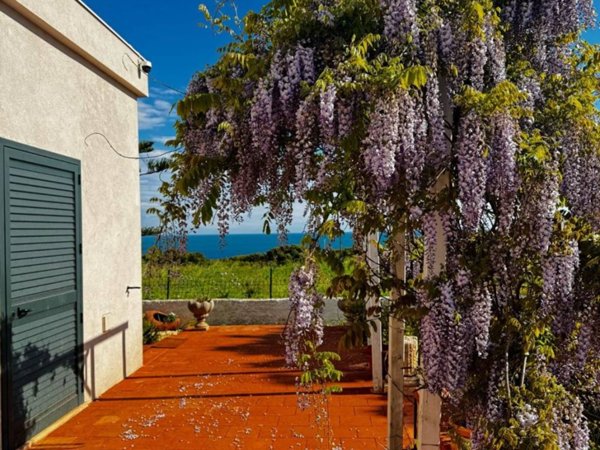 casa indipendente in affitto a Siracusa in zona Isola / Plemmirio