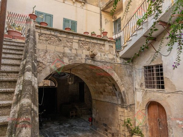 appartamento in affitto a Siracusa in zona Isola Ortigia