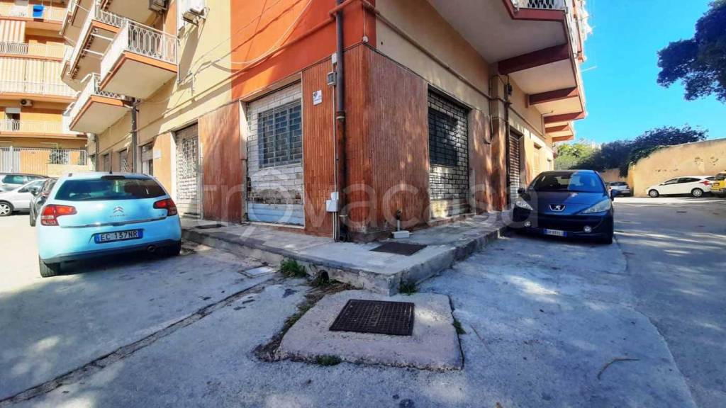 locale commerciale in affitto a Siracusa in zona Borgata
