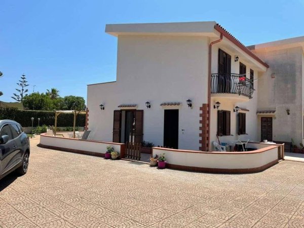 casa indipendente in affitto a Siracusa in zona Isola / Plemmirio