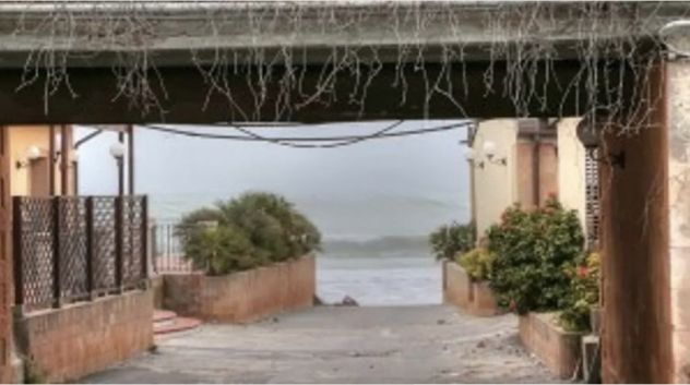 casa indipendente in affitto a Siracusa in zona Fontane Bianche