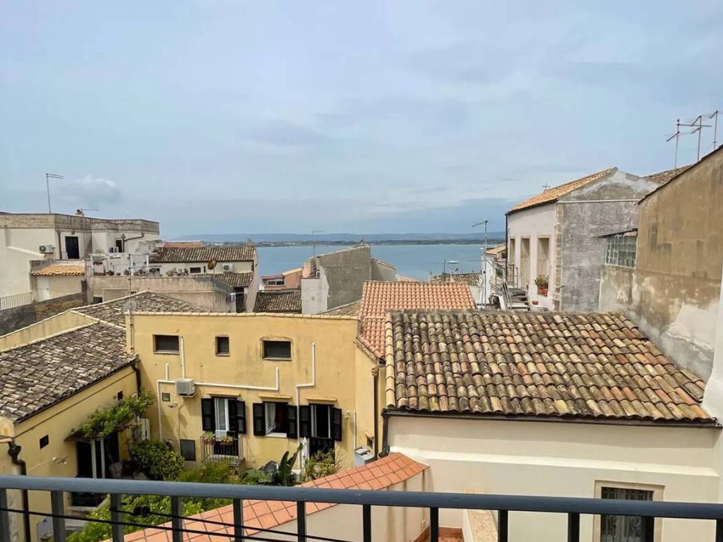 appartamento in affitto a Siracusa in zona Isola Ortigia