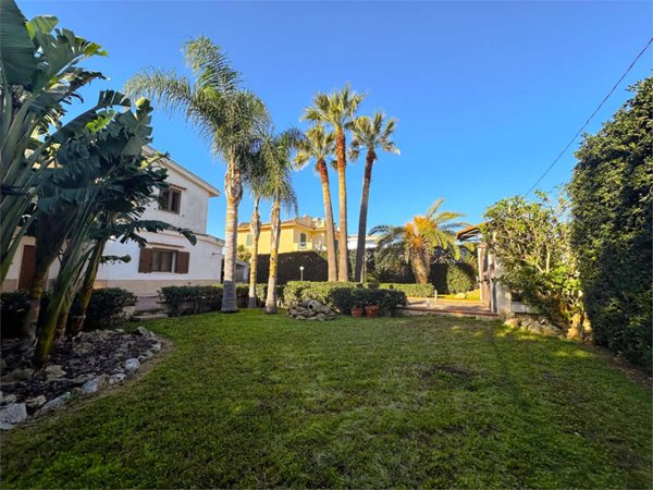 casa indipendente in affitto a Siracusa in zona Isola / Plemmirio