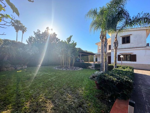 casa indipendente in affitto a Siracusa in zona Isola / Plemmirio