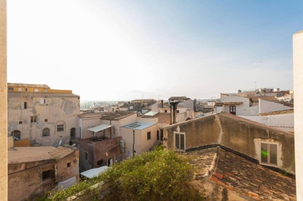 appartamento in affitto a Siracusa in zona Isola Ortigia