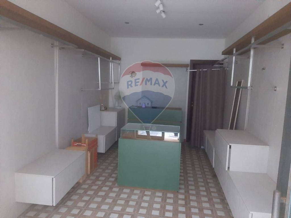 negozio in affitto a Siracusa in zona Isola Ortigia