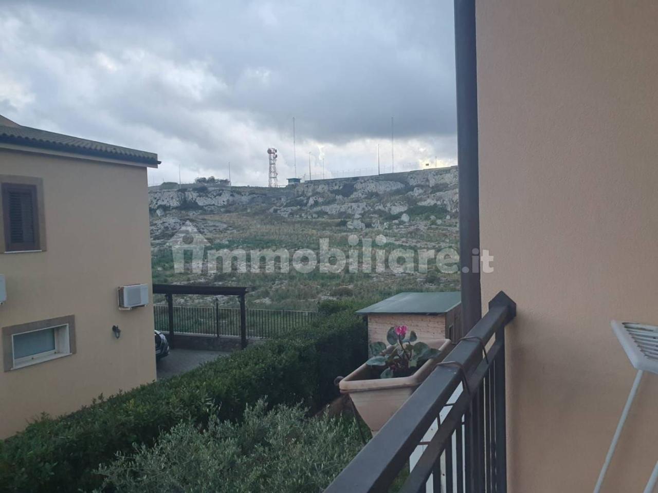 casa indipendente in affitto a Siracusa in zona Grottasanta