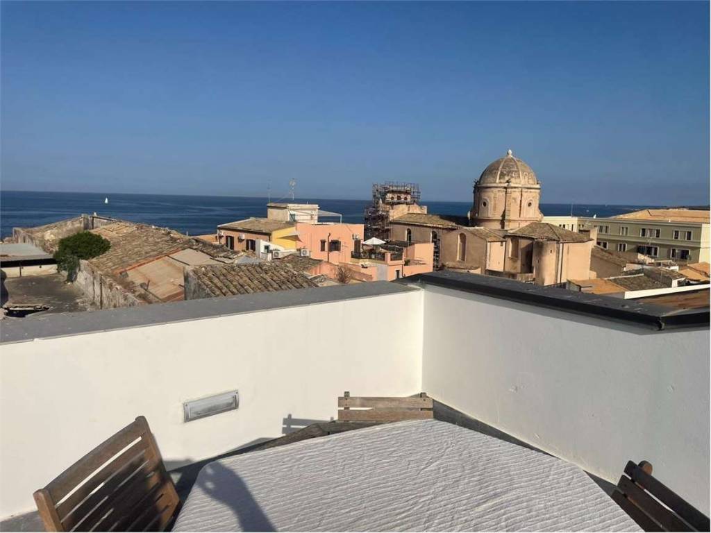 appartamento in affitto a Siracusa in zona Isola Ortigia