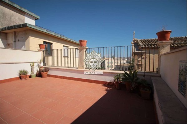 appartamento in affitto a Siracusa in zona Isola Ortigia