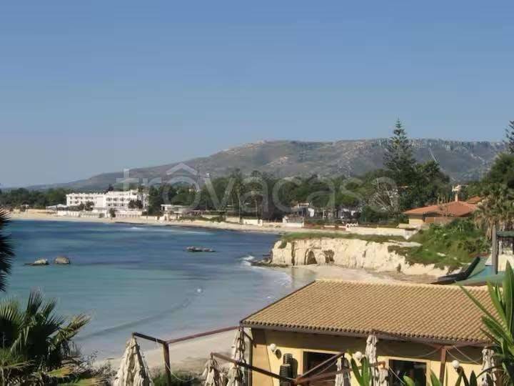 appartamento in affitto a Siracusa in zona Fontane Bianche