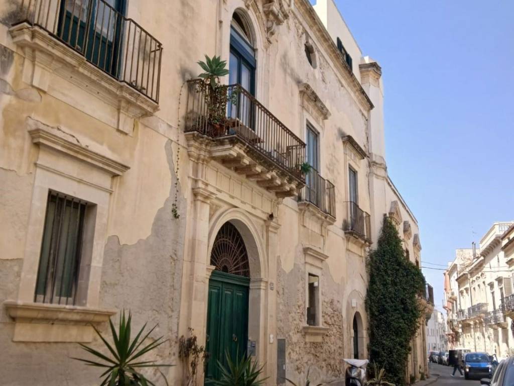 appartamento in affitto a Siracusa in zona Isola Ortigia