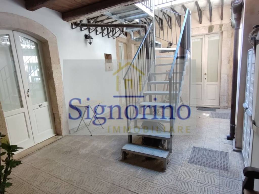 appartamento in affitto a Siracusa in zona Isola Ortigia