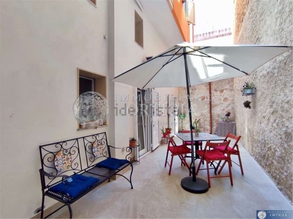 appartamento in affitto a Siracusa in zona Borgata