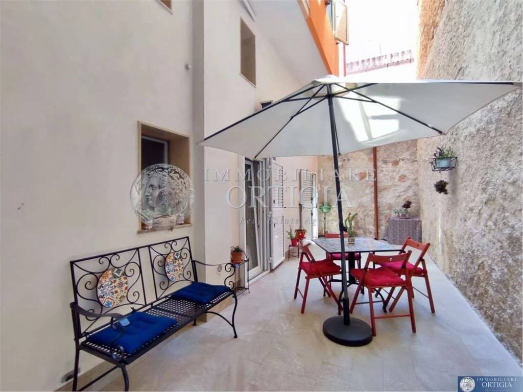 appartamento in affitto a Siracusa in zona Borgata